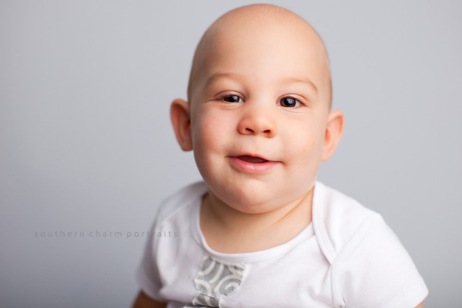 baby's 1st birthday session in portrait studio