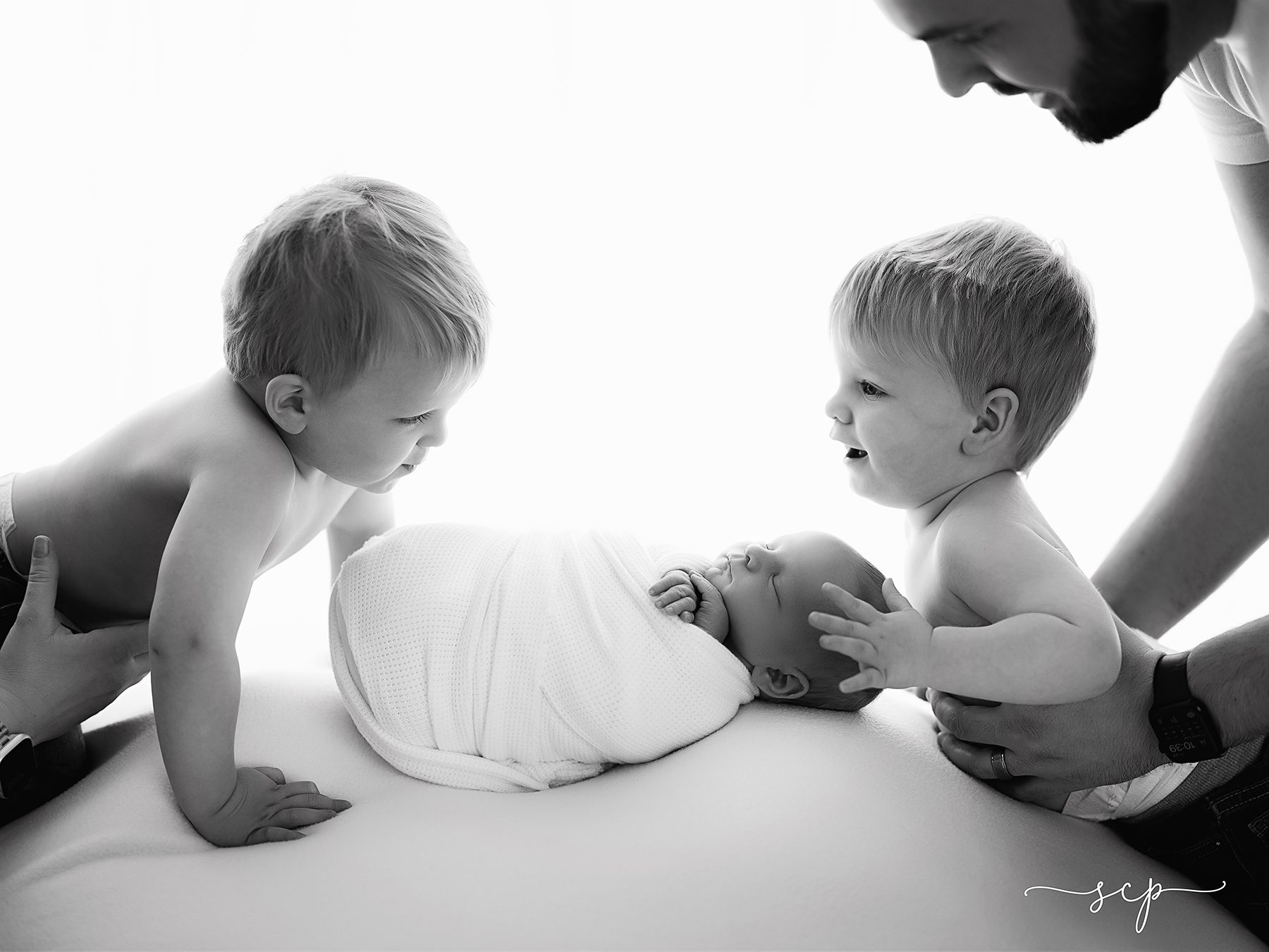 simple white newborn portraits