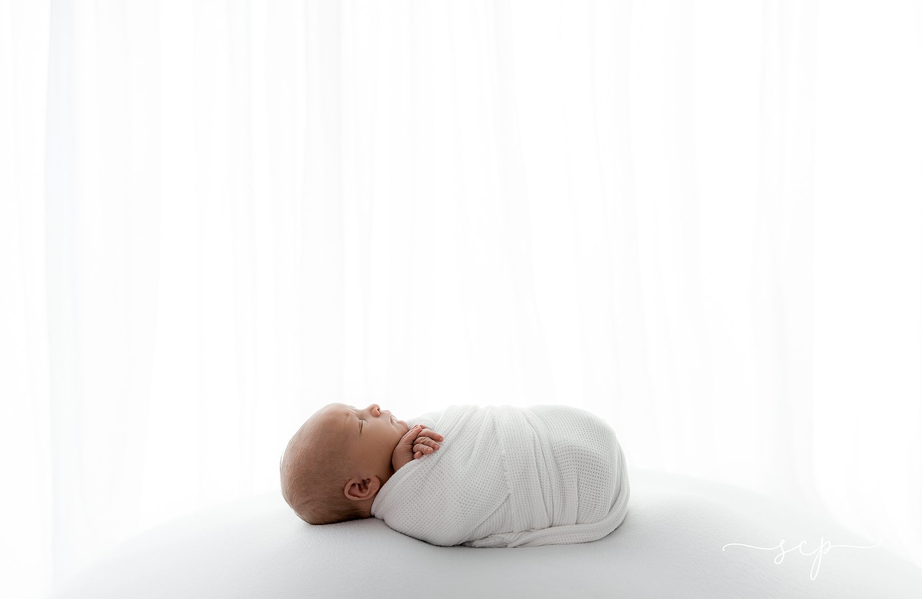 simple white newborn photos